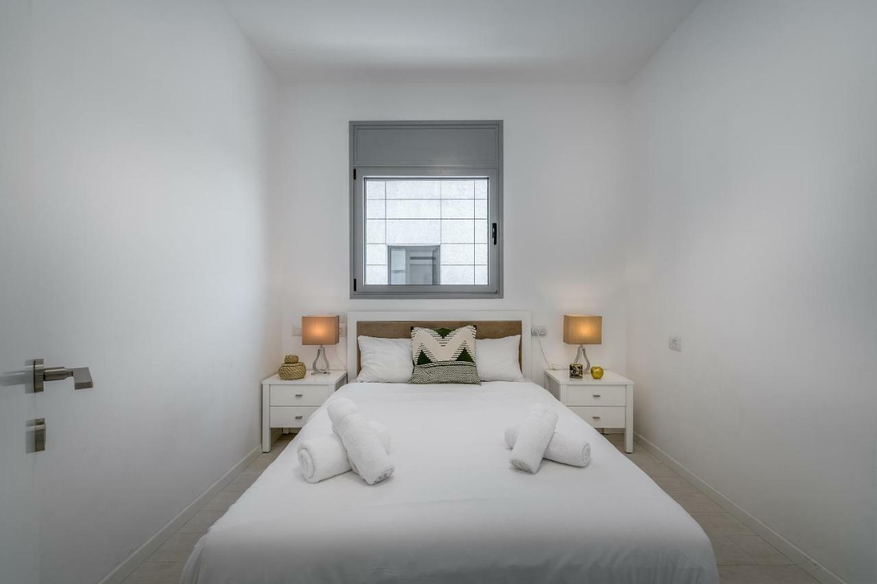 Beautiful Sunny 3 Bedrooms In Font Of The Beach Tel Aviv Exterior foto