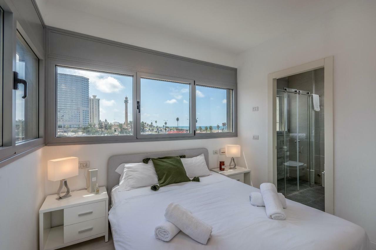 Beautiful Sunny 3 Bedrooms In Font Of The Beach Tel Aviv Exterior foto