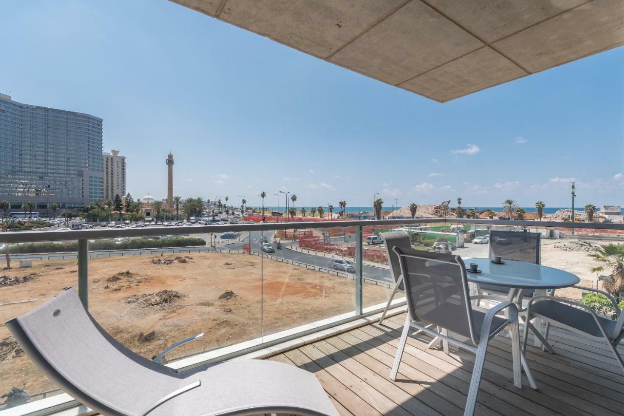 Beautiful Sunny 3 Bedrooms In Font Of The Beach Tel Aviv Exterior foto